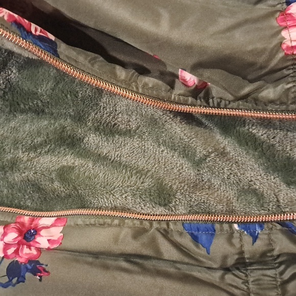 Floral jacket - Picture 2 of 3